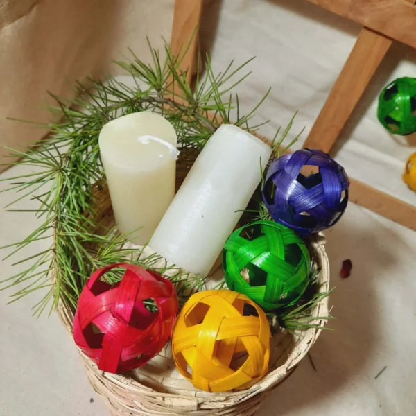 Christmas Hamper (Scented candles and decor balls)