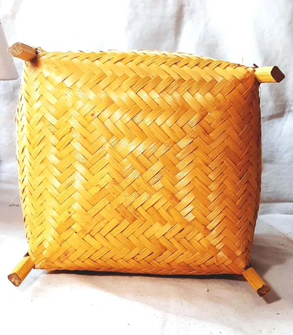 Bamboo basket with handle