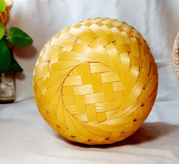 bamboo basket with handle round