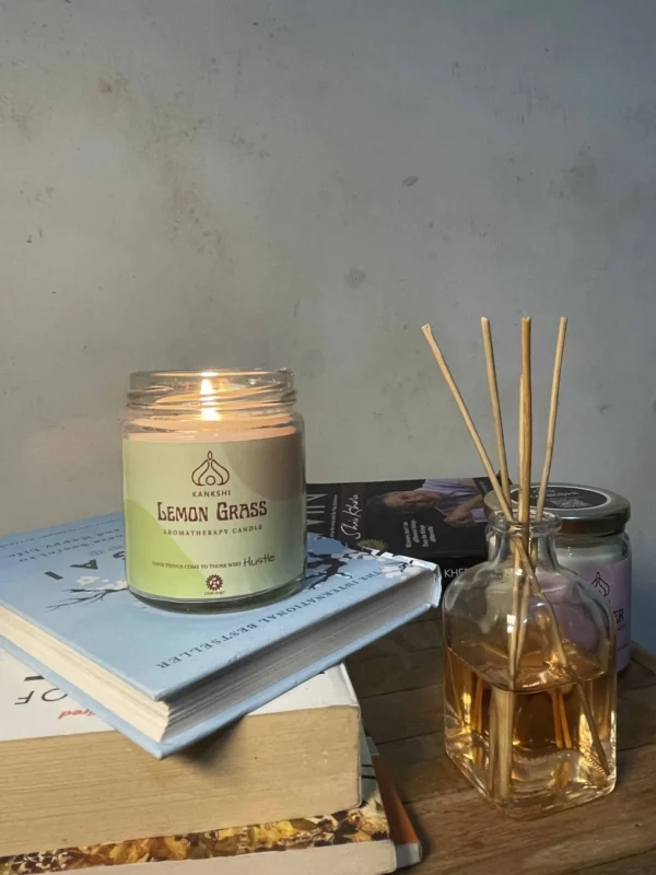 lemongrass candle aromatherapy scaled